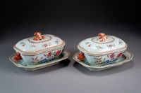 Lot 371 - A pair of Chinese famille rose sauce tureens,...