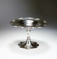 Lot 63 - A Goldsmiths & Silversmiths silver pedestal...