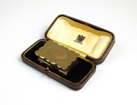 Lot 129 - A 9ct gold snuff box, Deakin & Francis Ltd,...