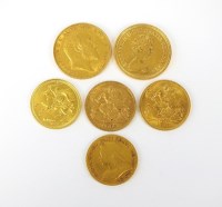 Lot 634 - An Edward VII sovereign, dated 1905, together...