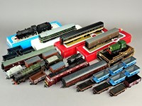 Lot 192 - Airfix OO BR ex LMS Royal Scot 4-6-0 Green...