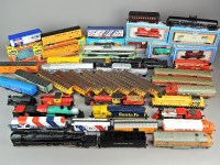 Lot 194 - North American HO Lot: Rivarossi 4-8-8-2...