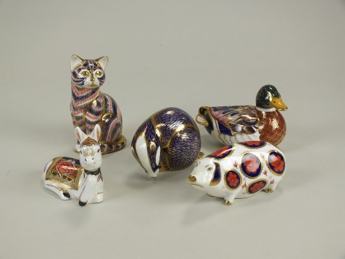 Lot 130 - Royal Crown Derby paperweights to include a...