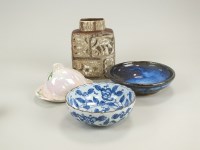 Lot 135 - Decorative and collectable ceramics to include...