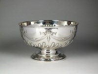 Lot 157 - An Edwardian silver pedestal punch bowl, James...