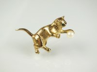 Lot 205 - A 9ct gold pussycat brooch, naturalistically...