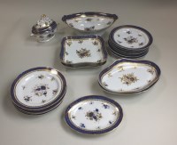 Lot 121 - A Caughley/early Coalport porcelain dessert...