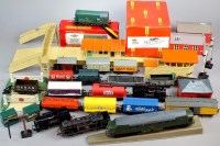 Lot 221 - Hornby Dublo 2 Rail: Class 55 Deltic BR green...