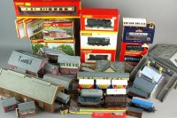 Lot 240 - Hornby (China) R3484 BR Green Class 08 Diesel...