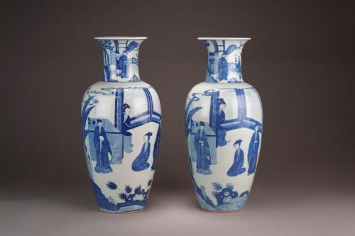 Lot 76 - A pair of Chinese blue and white vases Kangxi...