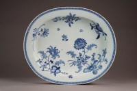 Lot 80 - A Chinese blue and white dish or platter,18th...
