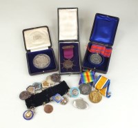 Lot 264 - A collection of World War I medals, together...