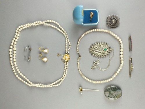 Lot 3 - A two strand cultured pearl necklace with...