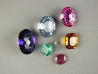 Lot 5 - A collection of loose diamonds, to include old...